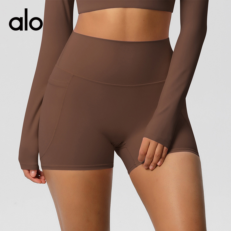 ALO YOGA💰73💎支持一件代发
aloyoga 裸感紧身提臀速干运动短裤健身瑜伽口袋短裤
【品牌】ALO 
【款号】DK7109
【面料】锦纶/氨纶
【颜色】板栗色，黑色，徽章蓝，罗勒绿，浅象牙，石墨灰，霜灰色，天空蓝，胭脂红，樱花粉
【尺码】S，M，L，XL 
 专柜同款品质，厂家直销，货源充足，售后保障