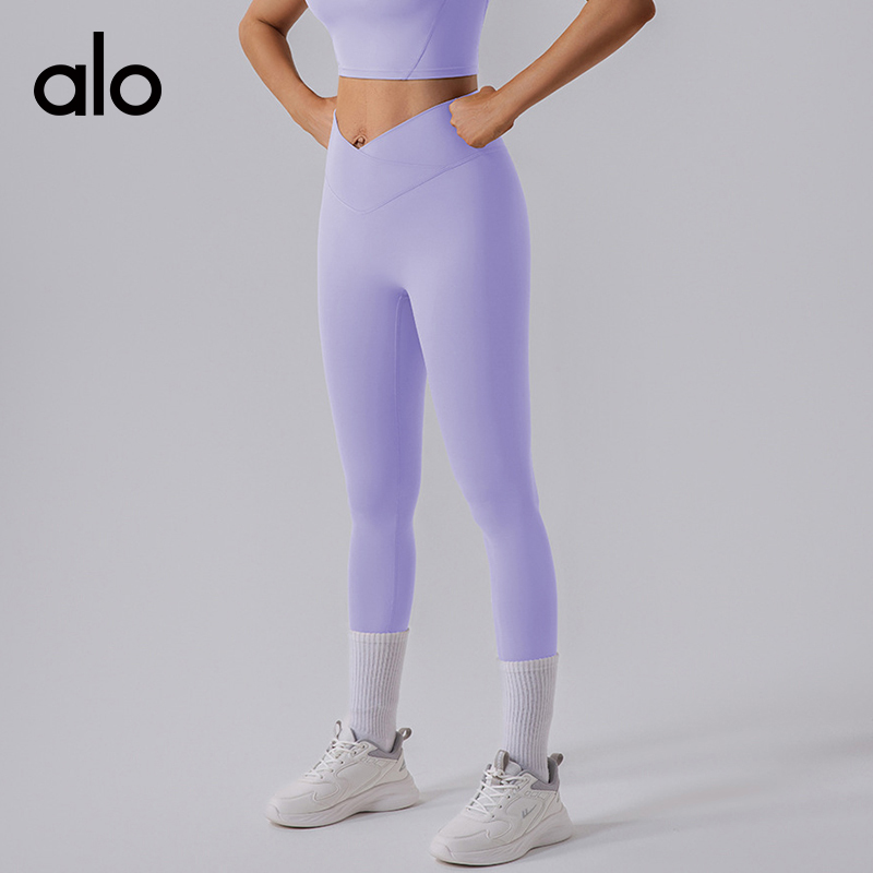 ALO YOGA 💰83💎支持一件代发
aloyoga 裸感弹力高腰提臀收腹速干健身裤紧身瑜伽裤
【品牌】AlO
【款号】KW409
【面料】锦纶/氨纶
【颜色】黑色，棕色，紫色，水泥灰，绿色
【尺码】S，M，L，XL
 专柜同款品质，厂家直销，货源充足，售后保障