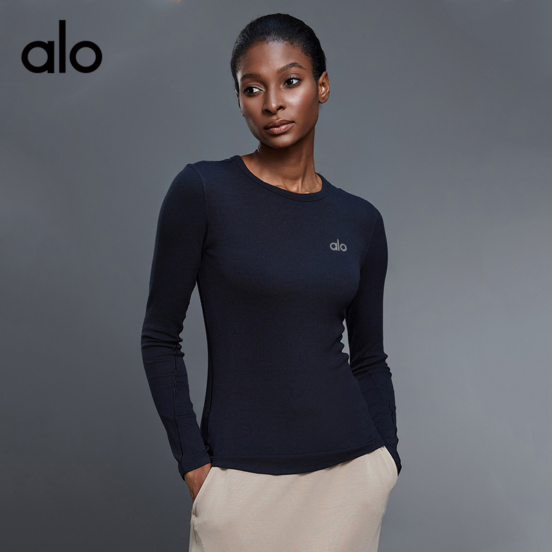 ALO YOGA💰78💎支持一件代发
aloyoga 长袖t恤女士裸感透气内搭打底衫健身运动上衣
【品牌】ALO 
【款号】D25145
【面料】莫代尔/氨纶
【颜色】骨白，黑色，蒸馏咖啡，麻花灰
【尺码】4，6，8，10，12
 专柜同款品质，厂家直销，货源充足，售后保障
