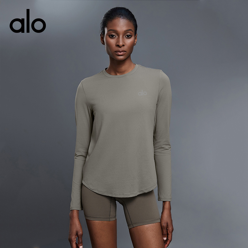 ALO YOGA💰78💎支持一件代发
aloyoga 秋季圆领瑜伽服t恤宽松显瘦百搭健身运动上衣
【品牌】ALO 
【款号】D25148
【面料】锦纶/氨纶
【颜色】黑色，淀粉蓝，骨白，粉雾，深卡其
【尺码】4，6，8，10，12
 专柜同款品质，厂家直销，货源充足，售后保障