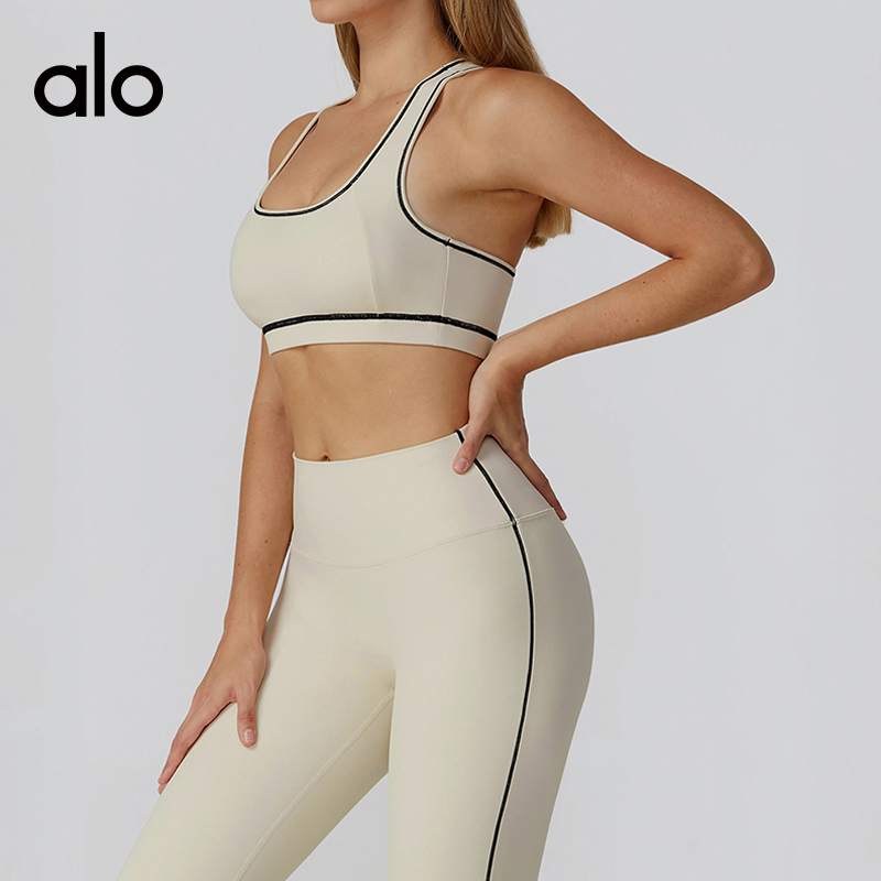 ALO YOGA💰78💎支持一件代发
aloyoga 撞色磨毛瑜伽文胸工字美背运动跑步健身背心
【品牌】ALO 
【款号】EWX2036
【面料】锦纶/氨纶
【颜色】高级黑，深培棕，深蓝色，火山灰，米杏色
【尺码】S，M，L，XL
 专柜同款品质，厂家直销，货源充足，售后保障