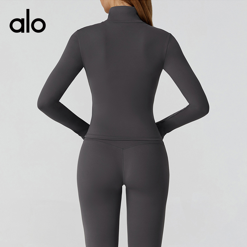 ALO YOGA💰93💎支持一件代发
aloyoga 撞色瑜伽外套拉链防风修身外套户外运动健身服
【品牌】ALO 
【款号】EWT2036
【面料】锦纶/氨纶
【颜色】高级黑，深培棕，深蓝色，火山灰，米杏色
【尺码】S，M，L，XL
 专柜同款品质，厂家直销，货源充足，售后保障