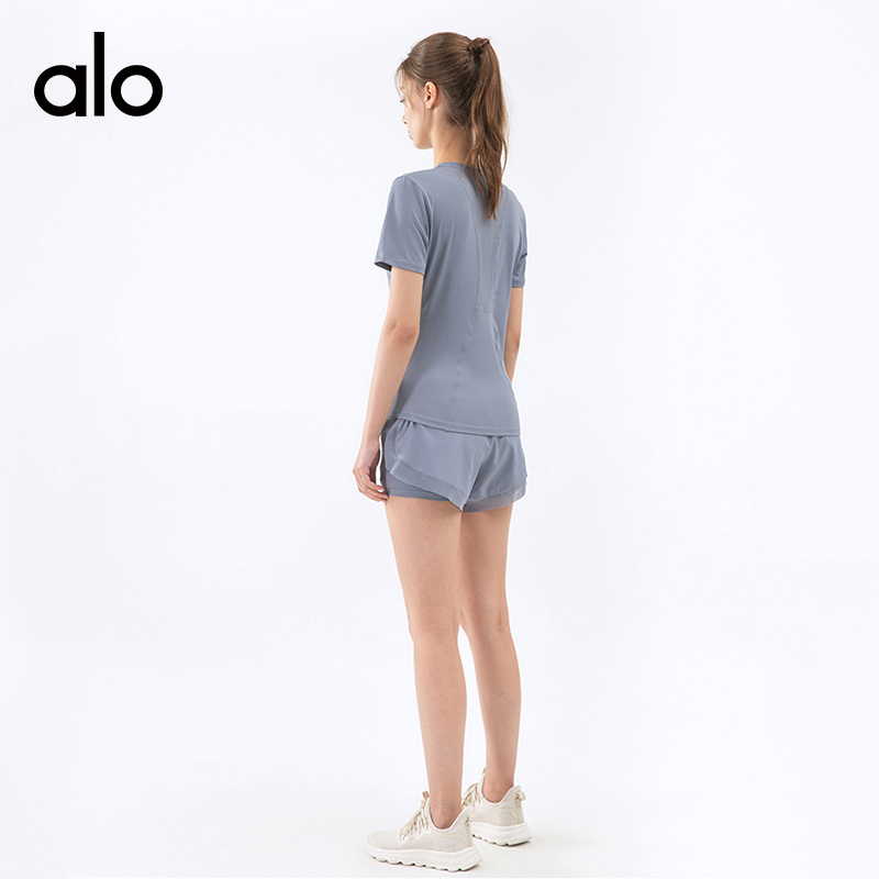 ALO YOGA💰78💎支持一件代发
aloyoga 防走光运动短裤外穿口袋假两件跑步健身短裤
【品牌】ALO 
【款号】DS113
【面料】聚酯纤维/氨纶
【颜色】薄雾玫瑰，烟紫色，雾霾蓝，黑色，雾灰色，可可色，白色
【尺码】S，M，L，XL
 专柜同款品质，厂家直销，货源充足，售后保障