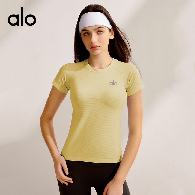 ALO YOGA 💰68💎支持一件代发
aloyoga 春夏新款瑜伽服女运动上衣短袖普拉提瑜伽服
【品牌】AlO
【款号】DX6401
【面料】锦纶/尼龙
【颜色】安哥拉红，贝壳白，碟黄色，栗棕色，藕粉色，青灰色，柔雾紫，砂石黑，甜丁香粉，盐水蓝
【尺码】S，M，L，XL
 专柜同款品质，厂家直销，货源充足，售后保障