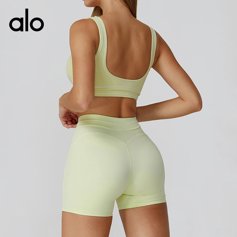 ALO YOGA 💰78💎支持一件代发
aloyoga 撞色磨毛瑜伽文胸U型美背运动健身内衣瑜伽服
【品牌】AlO
【款号】EWX7028
【面料】锦纶/氨纶
【颜色】高级黑，徽章蓝，柠绿色，深巧棕，樱桃红
【尺码】S，M，L，XL
 专柜同款品质，厂家直销，货源充足，售后保障