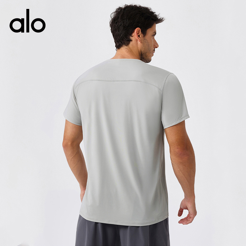 ALO YOGA 💰78💎支持一件代发
aloyoga男士春夏冰丝防晒运动T恤速干健身短袖
【品牌】ALO 
【款号】DX51233
【面料】锦纶/氨纶
【颜色】浅灰色，白色，苍蓝色，黑色
【尺码】S，M，L，XL，XXL
 专柜同款品质，厂家直销，货源充足，售后保障