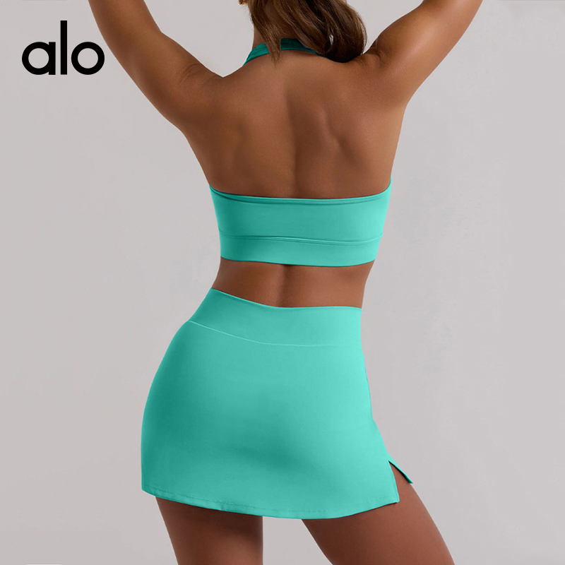 ALO YOGA💰143💎支持一件代发
aloyoga 裸感高弹力网球短裙健身房普拉提瑜伽内衣套装
【品牌】ALO 
【款号】TZ3074
【面料】锦纶/氨纶
【颜色】暗夜黑，贝壳粉，克莱因蓝，罗蓝绿，钻石白
【尺码】S，M，L，XL
 专柜同款品质，厂家直销，货源充足，售后保障