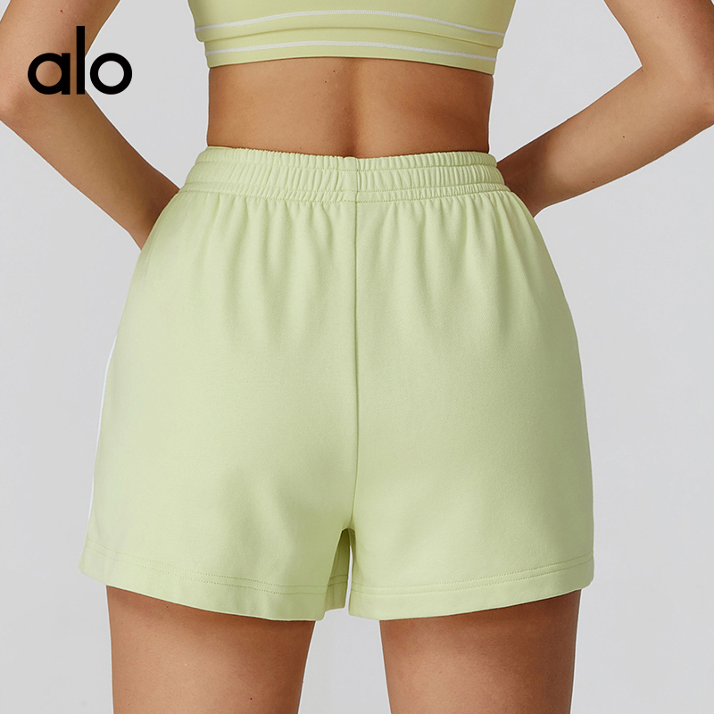 ALO YOGA💰83💎支持一件代发
aloyoga 撞色高腰宽松直筒口袋卫裤户外休闲舒适百搭短裤
【品牌】ALO 
【款号】EWK7028-2
【面料】锦纶/氨纶
【颜色】高级黑，樱桃红，柠绿色，徽章蓝，深巧棕
【尺码】S，M，L，XL
 专柜同款品质，厂家直销，货源充足，售后保障