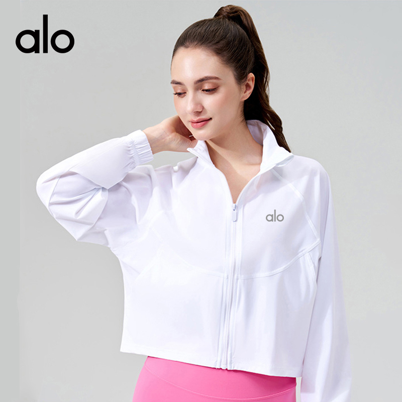ALO YOGA💰103💎支持一件代发
aloyoga 凉感长袖防晒衣长袖宽松休闲骑行外套运动健身服
【品牌】ALO 
【款号】WT1326
【面料】锦纶/氨纶
【颜色】白色，黑色，卡其色，兰花盛开，梦幻浅蓝
【尺码】4，6，8，10
 专柜同款品质，厂家直销，货源充足，售后保障