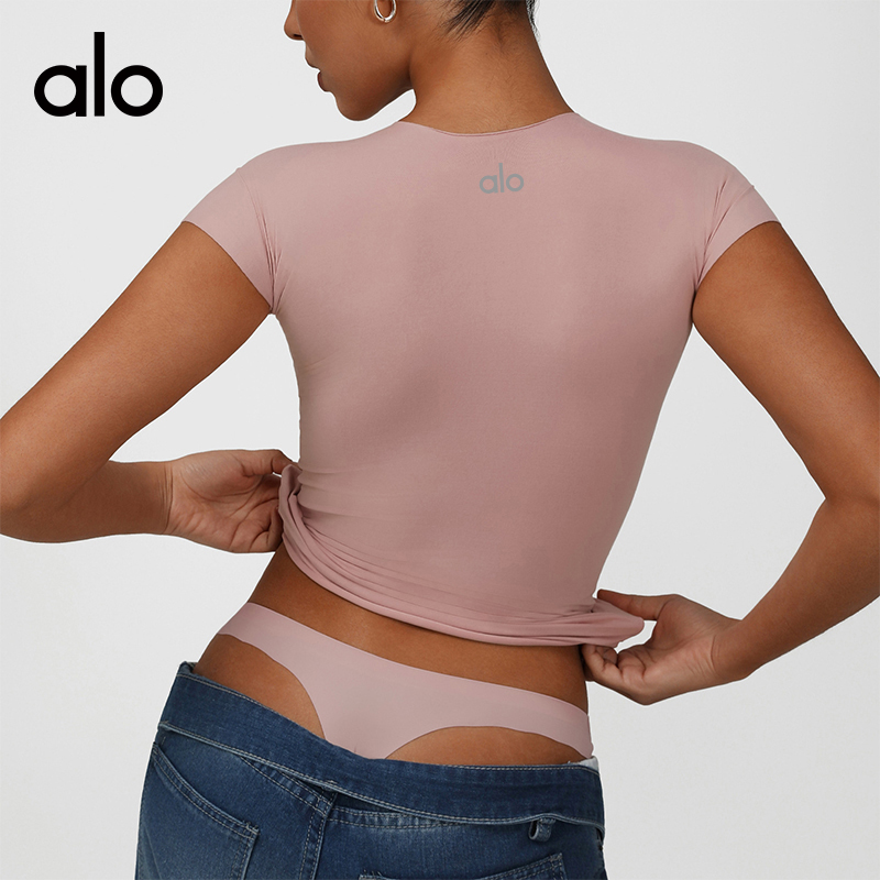 ALO YOGA💰73💎支持一件代发
aloyoga 极简时尚短袖T恤高弹裸感瑜伽健身运动短袖
【品牌】ALO 
【款号】DX2539
【面料】锦纶/氨纶
【颜色】黑色，铁灰色，肉粉色，浅棕色
【尺码】S，M，L，XL
 专柜同款品质，厂家直销，货源充足，售后保障