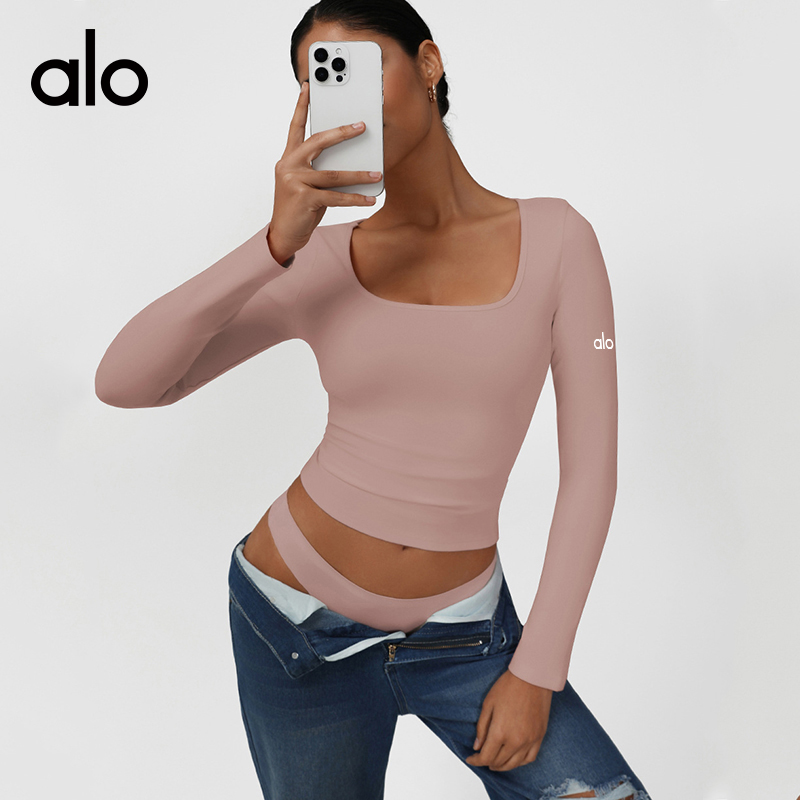 ALO YOGA💰78💎支持一件代发
aloyoga 高弹紧身t恤休闲百搭运动方领长袖瑜伽上衣
【品牌】ALO 
【款号】CX2540
【面料】锦纶/氨纶
【颜色】黑色，水蓝色，嫩粉色
【尺码】S，M，L，XL
 专柜同款品质，厂家直销，货源充足，售后保障