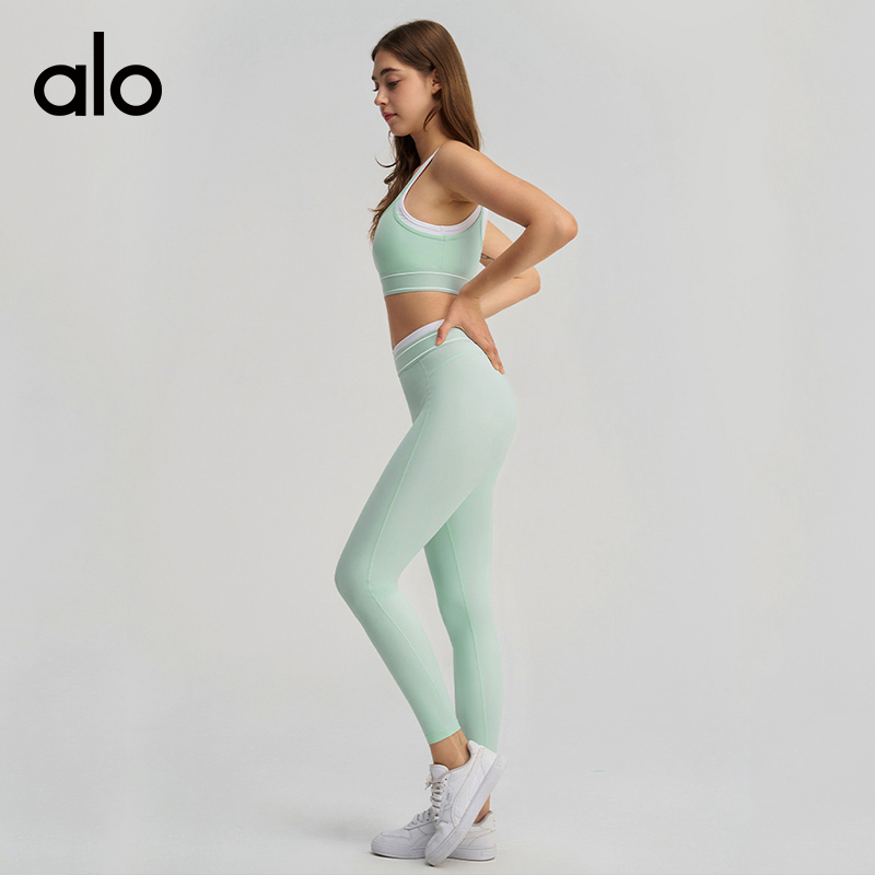 ALO YOGA💰148💎支持一件代发
aloyoga 撞色白条提臀长裤运动吊带内衣文胸瑜伽服套装
【品牌】ALO 
【款号】CTZ6531
【面料】锦纶/氨纶
【颜色】薄荷绿，薰衣草蓝，麻灰色，暗夜黑
【尺码】S，M，L，XL
 专柜同款品质，厂家直销，货源充足，售后保障
