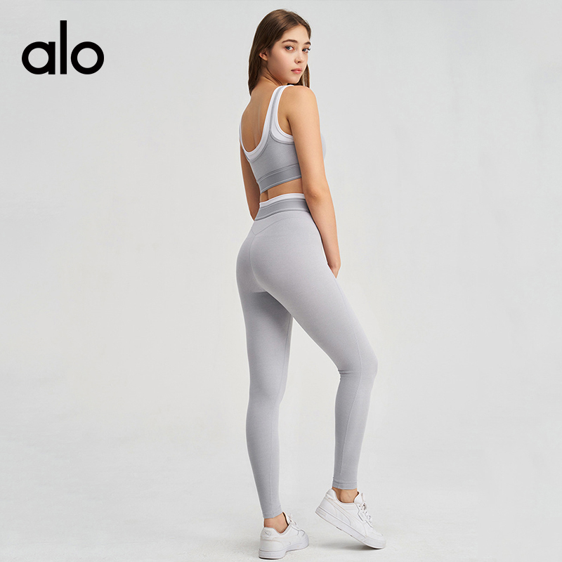 ALO YOGA💰148💎支持一件代发
aloyoga 撞色白条提臀长裤运动吊带内衣文胸瑜伽服套装
【品牌】ALO 
【款号】CTZ6531
【面料】锦纶/氨纶
【颜色】薄荷绿，薰衣草蓝，麻灰色，暗夜黑
【尺码】S，M，L，XL
 专柜同款品质，厂家直销，货源充足，售后保障