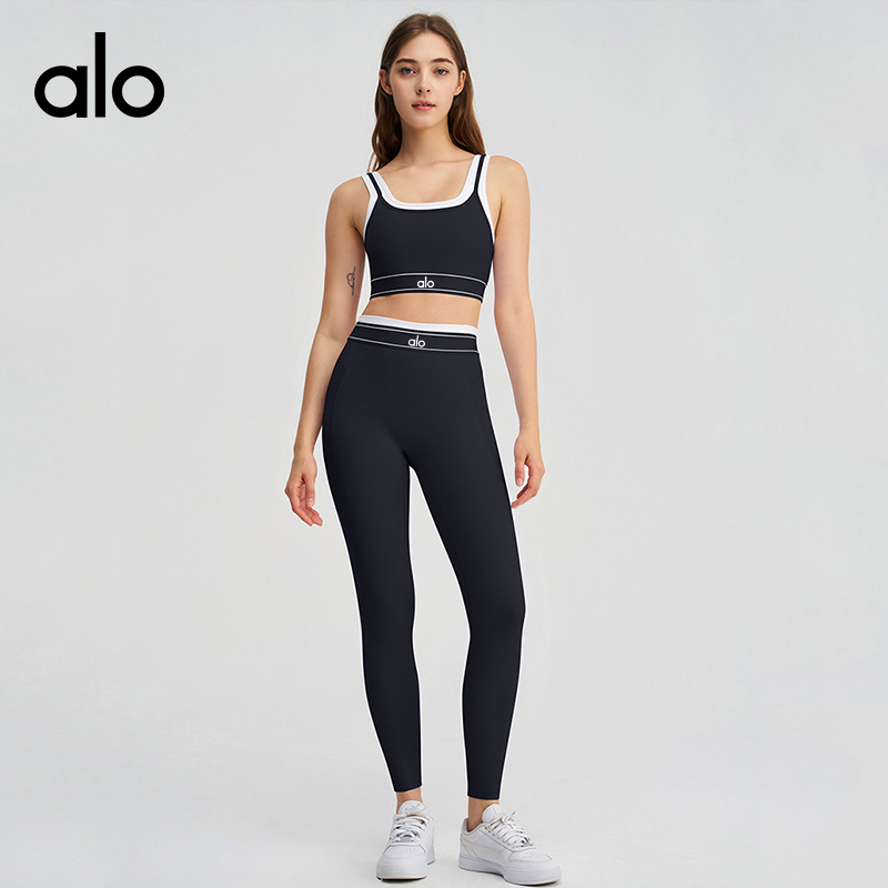 ALO YOGA💰148💎支持一件代发
aloyoga 撞色白条提臀长裤运动吊带内衣文胸瑜伽服套装
【品牌】ALO 
【款号】CTZ6531
【面料】锦纶/氨纶
【颜色】薄荷绿，薰衣草蓝，麻灰色，暗夜黑
【尺码】S，M，L，XL
 专柜同款品质，厂家直销，货源充足，售后保障