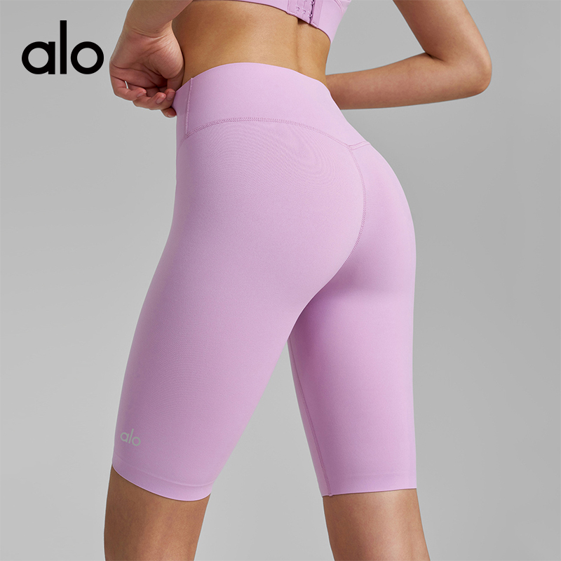 ALO YOGA💰83💎支持一件代发
aloyoga 裸感果冻胶健身无T线紧身骑行瑜伽短裤
【品牌】ALO 
【款号】DK266
【面料】锦纶/氨纶
【颜色】代码蓝，罗兰紫，青梅绿，星空黑，摩卡棕
【尺码】S，M，L，XL
 专柜同款品质，厂家直销，货源充足，售后保障