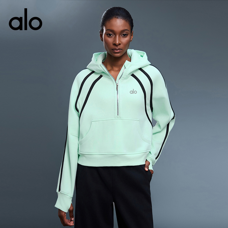 ALO YOGA💰126💎支持一件代发
aloyoga 半拉链加绒连帽卫衣秋冬款撞色高领保暖上衣
【品牌】ALO 
【款号】D25159
【面料】棉/涤纶
【颜色】石墨灰，土灰色，蒸馏咖啡，薄荷时刻，夜海蓝
【尺码】2/4，6/8，10/12
 专柜同款品质，厂家直销，货源充足，售后保障
