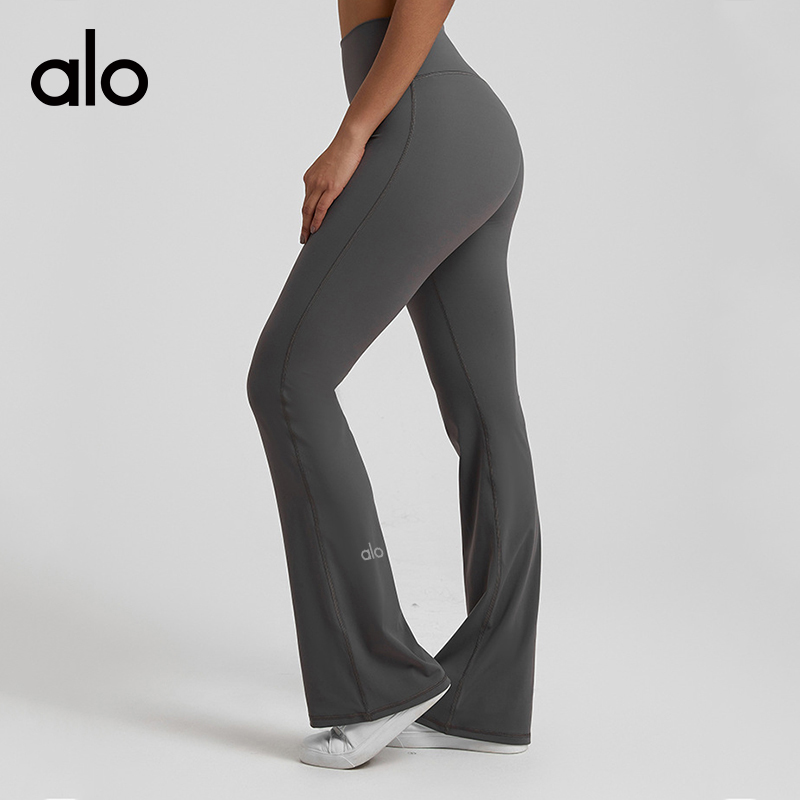 ALO YOGA💰103💎支持一件代发
aloyoga 裸感弹力运动喇叭裤紧身显瘦高腰蜜桃臀裤
【品牌】ALO 
【款号】CK4069
【面料】锦纶/氨纶
【颜色】复古绿，紫藤花，圣诞红，桑橙色，宁静蓝，咖红色，经典灰，焦糖棕，蝴蝶兰，黑色
【尺码】4/S，6/M，8/L，10/XL
 专柜同款品质，厂家直销，货源充足，售后保障