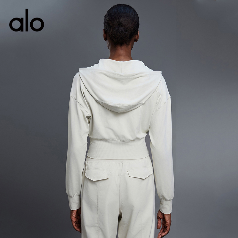 ALO YOGA💰98💎支持一件代发
aloyoga 秋季短款抽绳连帽运动外套束腰下摆开衫上衣
【品牌】ALO 
【款号】D25147
【面料】锦纶/氨纶
【颜色】黑色，骨白色，深卡其色
【尺码】4，6，8，10，12
 专柜同款品质，厂家直销，货源充足，售后保障
