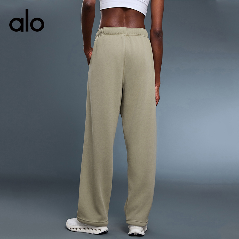 ALO YOGA💰103💎支持一件代发
aloyoga 秋冬加绒长裤女脚口抽绳垂感宽松休闲运动裤
【品牌】ALO 
【款号】D25134
【面料】棉/涤纶
【颜色】深海蓝，骨白色，黑色，冷灰色，纯橡木
【尺码】4，6，8，10，12
 专柜同款品质，厂家直销，货源充足，售后保障