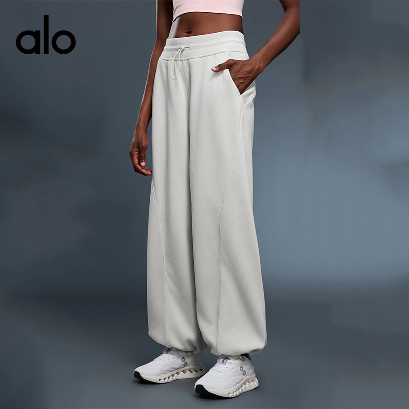 ALO YOGA💰103💎支持一件代发
aloyoga 垂感直筒裤女秋冬加绒保暖运动休闲百搭卫裤
【品牌】ALO 
【款号】D25158
【面料】棉/涤纶
【颜色】骨白色，黑色，冷灰色
【尺码】4，6，8，10，12
 专柜同款品质，厂家直销，货源充足，售后保障