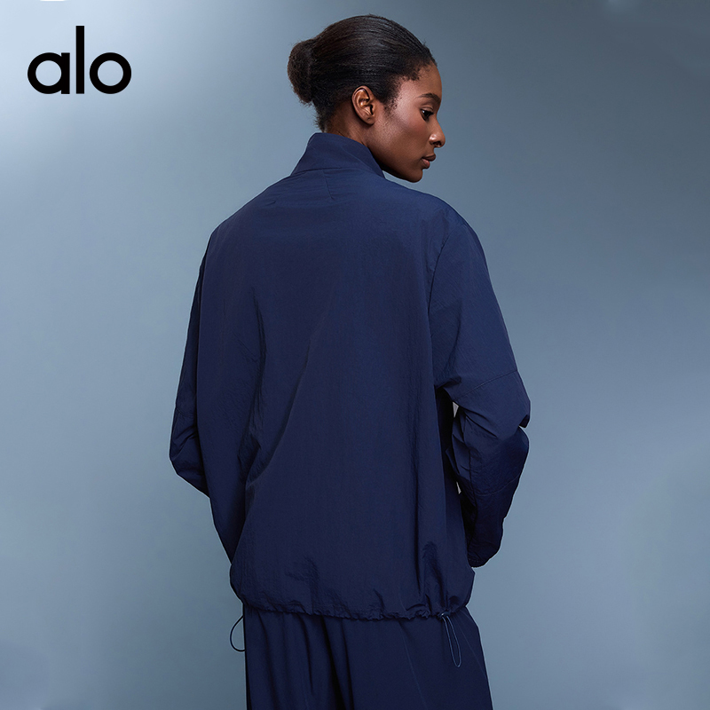ALO YOGA💰108💎支持一件代发
aloyoga 立领防风上衣女半拉链宽松长袖轻薄透气运动外套
【品牌】ALO 
【款号】D25173
【面料】尼龙
【颜色】海军蓝，黑色
【尺码】4，6，8，10，12
 专柜同款品质，厂家直销，货源充足，售后保障