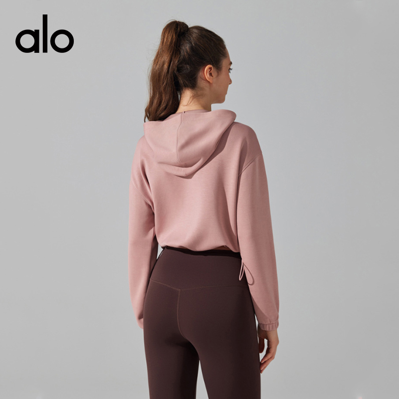 ALO YOGA  💰88💎支持一件代发
aloyoga 秋冬连帽拉链开衫瑜伽服休闲宽松保暖外套
【品牌】ALO 
【款号】YC325
【面料】聚酯纤维/粘纤/氨纶
【颜色】皮粉色，白色，咖啡色，黑色
【尺码】S，M，L，XL
 专柜同款品质，厂家直销，货源充足，售后保障