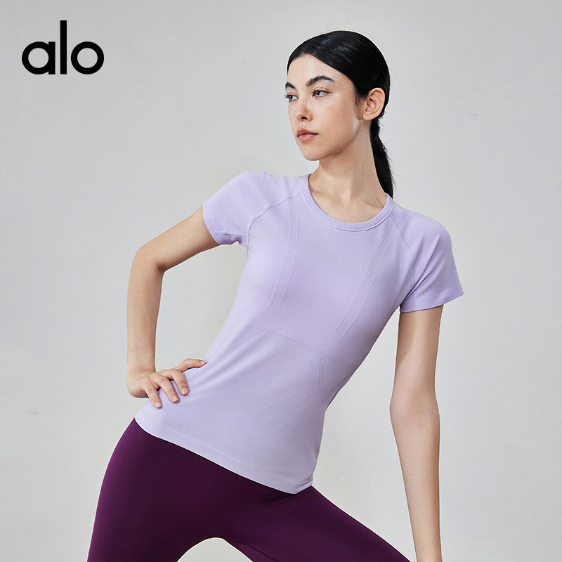 ALO YOGA💰73💎支持一件代发
aloyoga 夏季速干运动上衣跑步T恤女紧身瑜伽服短袖
【品牌】ALO 
【款号】TX53001
【面料】锦纶/尼龙
【颜色】维生素粉，水洗黄，麻灰色，琉璃绿，黑色，风车蓝，茶青色，草莓奶昔，薄荷曼波绿，白色，紫色
【尺码】S，M，L，XL
 专柜同款品质，厂家直销，货源充足，售后保障