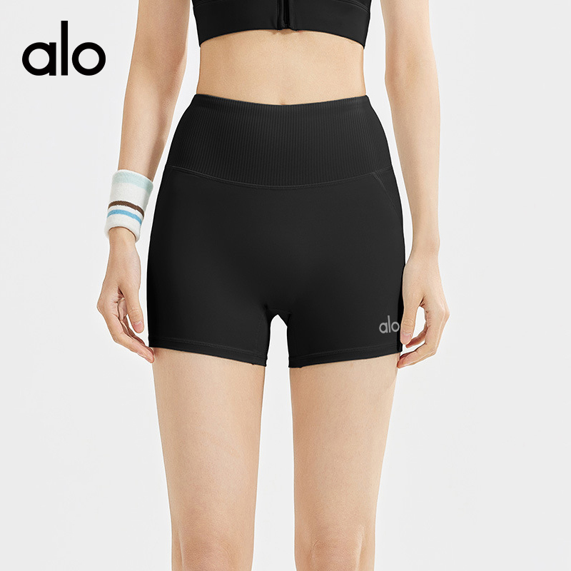 ALO YOGA💰68💎支持一件代发
aloyoga 透气收腹提臀健身运动裤条纹高腰瑜伽短裤
【品牌】ALO 
【款号】JYMA057
【面料】聚酯纤维/氨纶
【颜色】天青色，蒸馏咖啡，星耀黑，香鲸蓝
【尺码】S，M，L，XL，XXL
 专柜同款品质，厂家直销，货源充足，售后保障