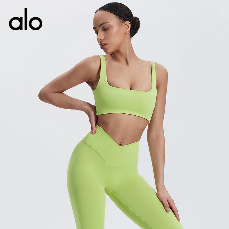 ALO YOGA💰78💎支持一件代发
aloyoga 外穿跑步瑜伽文胸普拉提训练健身运动背心
【品牌】ALO 
【款号】WX5005
【面料】锦纶/氨纶
【颜色】藏蓝色，大地色，番茄红，翻糖粉，粉白色，格林绿，黑色，橘红色，玛瑙青，晴空蓝，铁矿色，夏普绿，烟雾灰，夜幕紫
【尺码】4/S，6/M，8/L，10/XL
 专柜同款品质，厂家直销，货源充足，售后保障