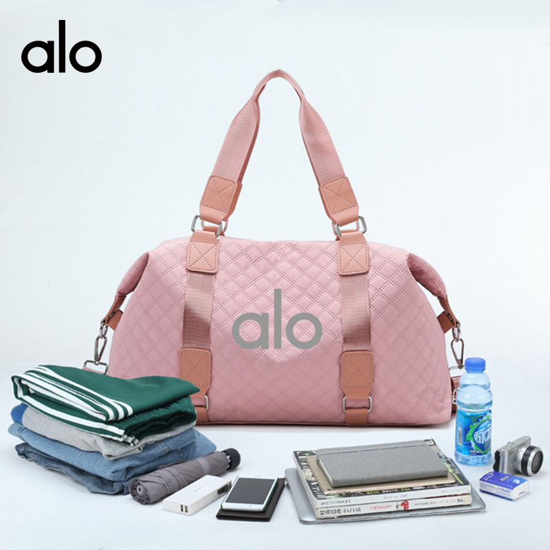 ALO YOGA💰78💎支持一件代发
aloyoga 手提健身瑜伽包干湿分离防水大容量行李旅行包
【品牌】ALO 
【款号】STB928
【面料】牛津布
【颜色】黑色，米白色，浅粉色，浅灰色，浅紫色
【尺码】均码
 专柜同款品质，厂家直销，货源充足，售后保障
