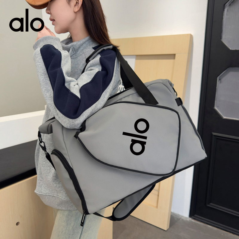 ALO YOGA💰83💎支持一件代发
aloyoga 防水运动包大容量干湿分离羽毛球健身收纳包
【品牌】ALO 
【款号】STB2501
【面料】牛津布
【颜色】浅卡其，灰色，米白色，黑色
【尺码】均码
 专柜同款品质，厂家直销，货源充足，售后保障