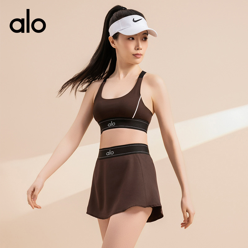 ALO YOGA💰110💎支持一件代发
aloyoga 美背瑜伽服撞色聚拢运动文胸速干健身短裤套装
【品牌】ALO 
【款号】TZ03
【面料】聚酯纤维/氨纶
【颜色】蒸馏咖啡，原白色，星耀黑，可可色
【尺码】S，M，L，XL，XXL
 专柜同款品质，厂家直销，货源充足，售后保障