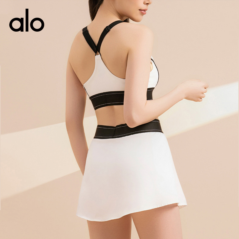 ALO YOGA💰110💎支持一件代发
aloyoga 美背瑜伽服撞色聚拢运动文胸速干健身短裤套装
【品牌】ALO 
【款号】TZ03
【面料】聚酯纤维/氨纶
【颜色】蒸馏咖啡，原白色，星耀黑，可可色
【尺码】S，M，L，XL，XXL
 专柜同款品质，厂家直销，货源充足，售后保障