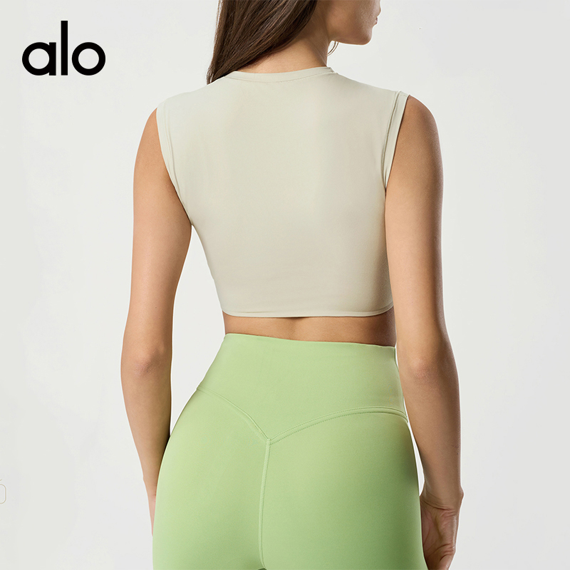 ALO YOGA💰78💎支持一件代发
aloyoga 无胸垫短款裸感运动背心高圆领百搭无袖瑜伽服
【品牌】ALO 
【款号】DAW157
【面料】锦纶/氨纶
【颜色】黑色，紫罗兰，游牧灰，沙漠色
【尺码】4，6，8，10，12
 专柜同款品质，厂家直销，货源充足，售后保障