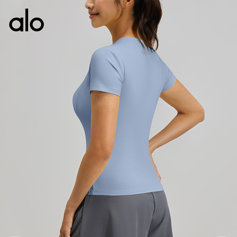 ALO YOGA💰68💎支持一件代发
aloyoga 薄款运动紧身瑜伽服短袖上衣女跑步健身T恤
【品牌】ALO 
【款号】MTDX40
【面料】聚酯纤维/氨纶
【颜色】豆沙粉，海岩灰，灰湖蓝，酱茄紫，梅浆红，天青色，香鲸蓝，象牙白，星耀黑，阳光黄，昌荣紫
【尺码】S，M，L，XL，2XL，3XL
 专柜同款品质，厂家直销，货源充足，售后保障