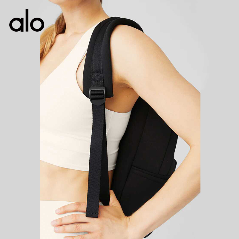 ALO YOGA💰118💎支持一件代发
aloyoga 休闲旅行双肩包哑光布面子母包双肩背包
【品牌】ALO 
【款号】STB2035
【面料】涤纶，氯丁橡胶 100%
【颜色】黑色
【尺码】均码
专柜同款品质，厂家直销，货源充足，售后保障