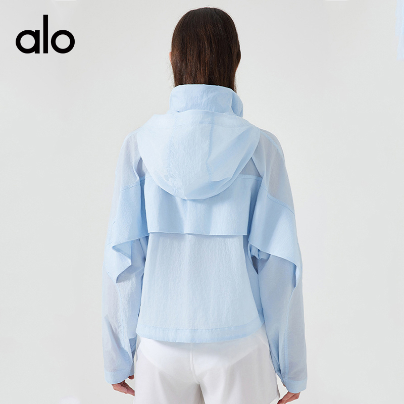 ALO YOGA 💰118💎支持一件代发
aloyoga 夏季轻薄速干透气可隐藏连帽风衣短款宽松外套
【品牌】AlO
【款号】D25006
【面料】尼龙
【颜色】草莓奶昔粉，风车浅蓝，白色，银石灰，黑色
【尺码】2/4，6/8，10/12
 专柜同款品质，厂家直销，货源充足，售后保障