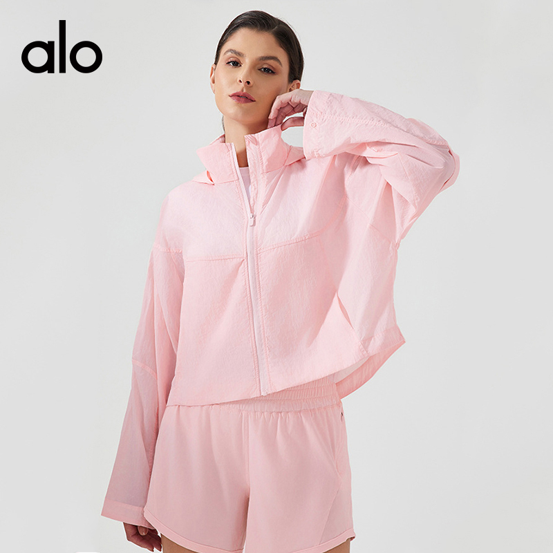 ALO YOGA 💰118💎支持一件代发
aloyoga 夏季轻薄速干透气可隐藏连帽风衣短款宽松外套
【品牌】AlO
【款号】D25006
【面料】尼龙
【颜色】草莓奶昔粉，风车浅蓝，白色，银石灰，黑色
【尺码】2/4，6/8，10/12
 专柜同款品质，厂家直销，货源充足，售后保障