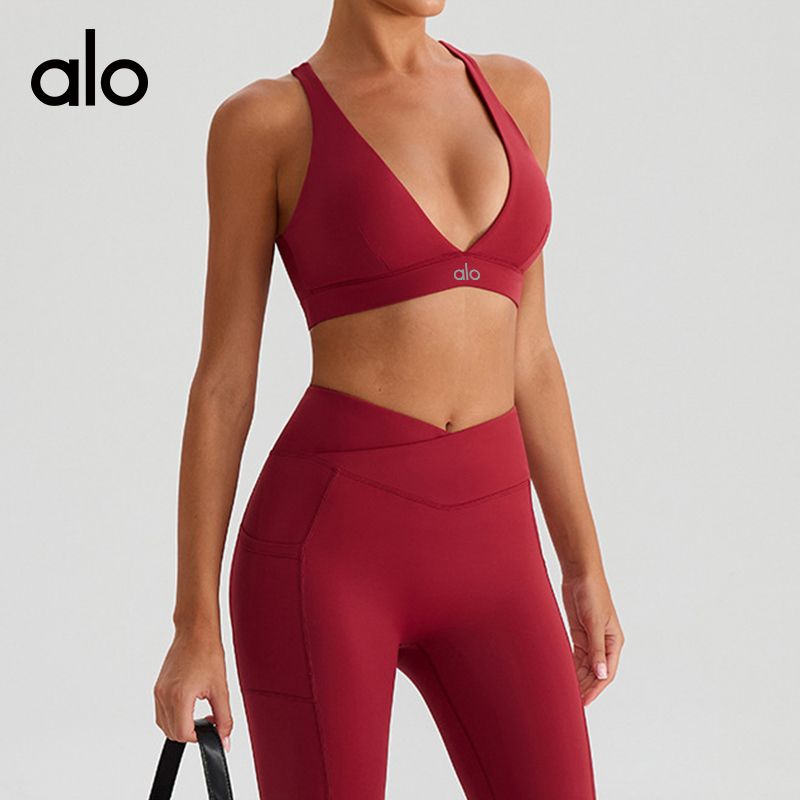 ALO YOGA 💰78💎支持一件代发
aloyoga 深V外搭裸感跑步运动文胸时尚交叉美背内衣
【品牌】AlO
【款号】YW574
【面料】锦纶/氨纶
【颜色】黑色，黄色，酒红色，天蓝色，杏色，棕色
【尺码】S/4，M/6，L/8，XL/10
 专柜同款品质，厂家直销，货源充足，售后保障