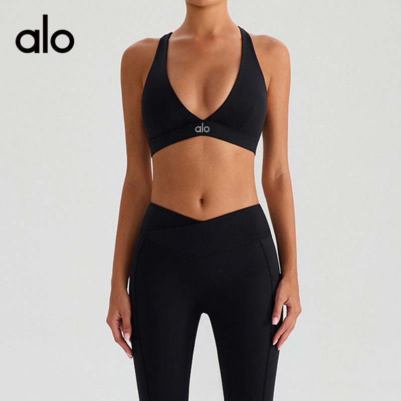 ALO YOGA 💰78💎支持一件代发
aloyoga 深V外搭裸感跑步运动文胸时尚交叉美背内衣
【品牌】AlO
【款号】YW574
【面料】锦纶/氨纶
【颜色】黑色，黄色，酒红色，天蓝色，杏色，棕色
【尺码】S/4，M/6，L/8，XL/10
 专柜同款品质，厂家直销，货源充足，售后保障