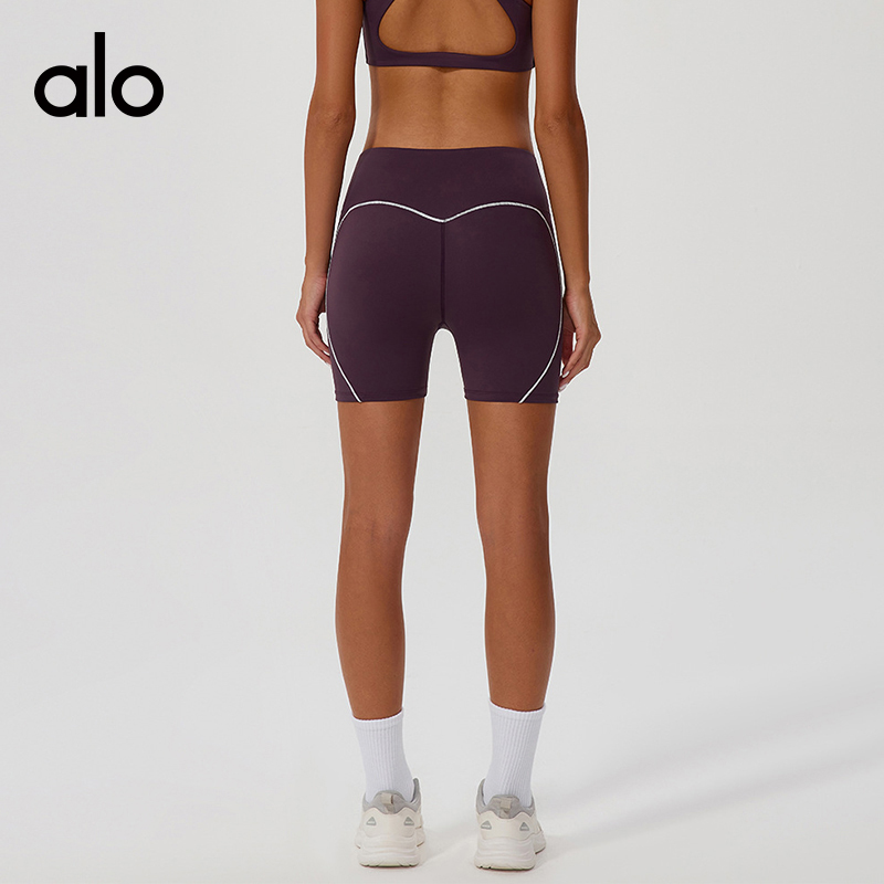 ALO YOGA 💰78💎支持一件代发
aloyoga 条纹撞色提臀瑜伽短裤女高弹外穿运动健身裤
【品牌】AlO
【款号】KW427
【面料】锦纶/氨纶
【颜色】大红色，紫色，黑色，粉色
【尺码】S/4，M/6，L/8，XL/10
 专柜同款品质，厂家直销，货源充足，售后保障