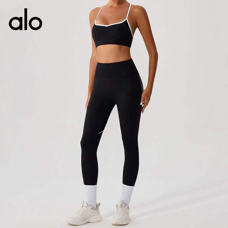 ALO YOGA 💰83💎支持一件代发
aloyoga 撞色高弹提臀运动裤高腰裸感外穿跑步九分裤
【品牌】AlO
【款号】KW429
【面料】锦纶/氨纶
【颜色】大红色，紫色，黑色，粉色
【尺码】S/4，M/6，L/8，XL/10
 专柜同款品质，厂家直销，货源充足，售后保障