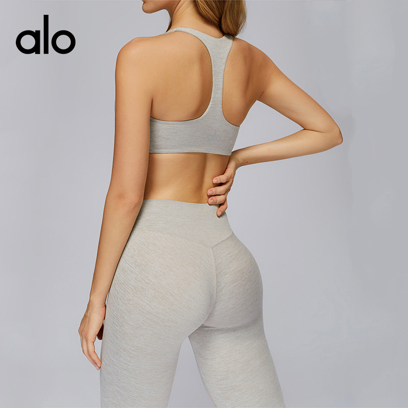 ALO YOGA 💰78💎支持一件代发
aloyoga 磨毛瑜伽文胸户外美背健身紧身休闲运动内衣
【品牌】AlO
【款号】EWX4510-1
【面料】涤纶/氨纶
【颜色】水墨黑，樱花粉，白棕色，大红色，岩石棕，花灰色
【尺码】S，M，L，XL
 专柜同款品质，厂家直销，货源充足，售后保障