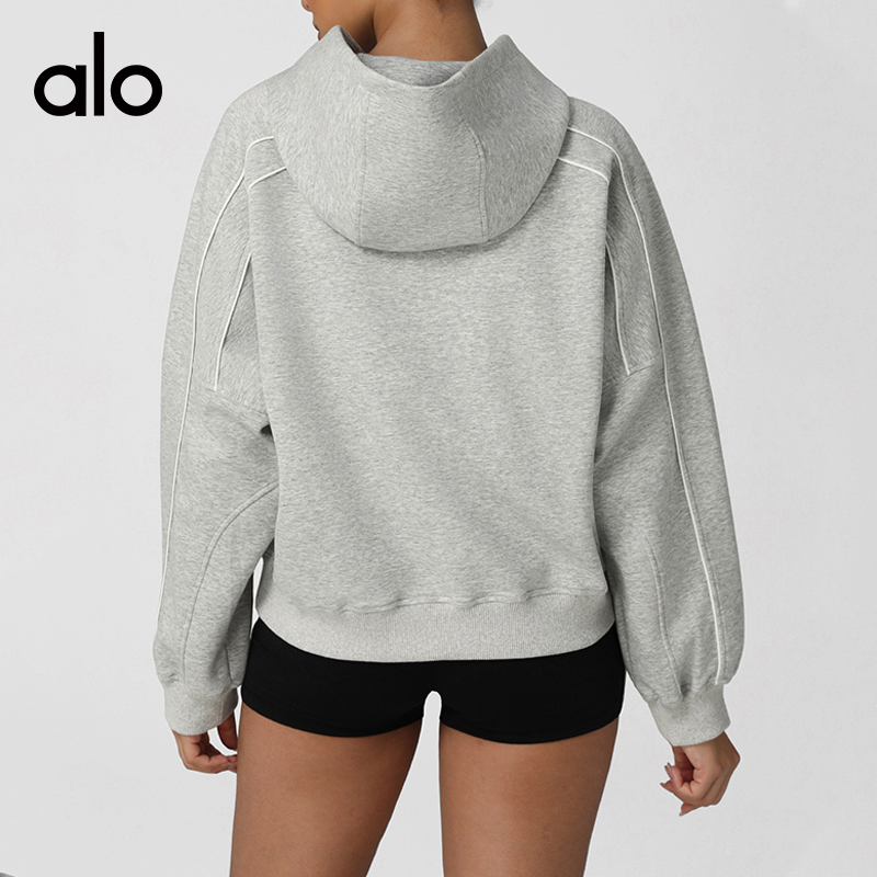 ALO YOGA 💰136💎支持一件代发
aloyoga 宽松加厚休闲运动卫衣户外连帽长袖训练外套
【品牌】AlO
【款号】CX0013（中个logo）
【面料】聚酯纤维/棉/氨纶
【颜色】浅花灰色
【尺码】S，M，L，XL
 专柜同款品质，厂家直销，货源充足，售后保障