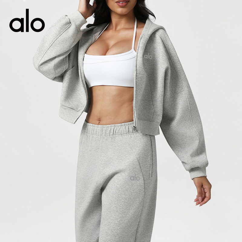 ALO YOGA 💰218💎支持一件代发
aloyoga 宽松显瘦运动卫裤套装加厚卫衣外套休闲套装
【品牌】AlO
【款号】TZ0016
【面料】聚酯纤维/棉/氨纶
【颜色】浅花灰色
【尺码】S，M，L，XL
 专柜同款品质，厂家直销，货源充足，售后保障