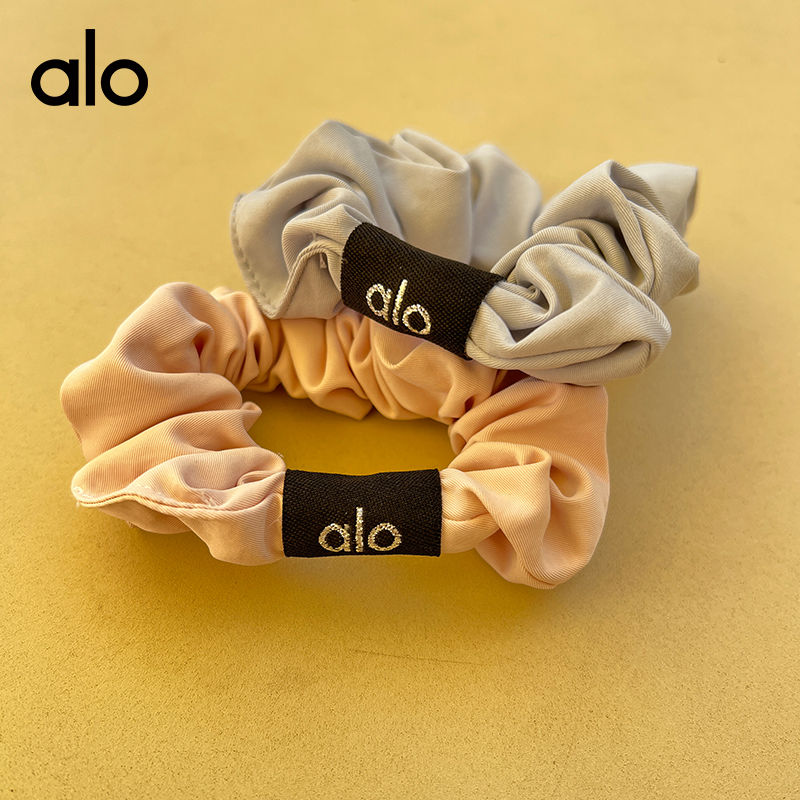 ALO YOGA 💰30💎支持一件代发
aloyoga 纯色简约经典款小肠发圈百搭发圈高马尾发饰发绳
【品牌】AlO
【款号】FQ80005
【面料】锦纶/氨纶
【颜色】浅黄色，黑色，粉色，深咖色，浅蓝色，浅咖色，浅灰色
【尺码】均码
 专柜同款品质，厂家直销，货源充足，售后保障