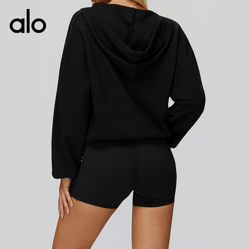 ALO YOGA💰108💎支持一件代发
aloyoga 大V领宽松舒适外穿上衣户外跑步运动长袖外套
【品牌】ALO 
【款号】ECX9308
【面料】棉/涤纶/氨纶
【颜色】高级黑，中灰紫，黑咖啡，灰蓝色
【尺码】S，M，L，XL
 专柜同款品质，厂家直销，货源充足，售后保障