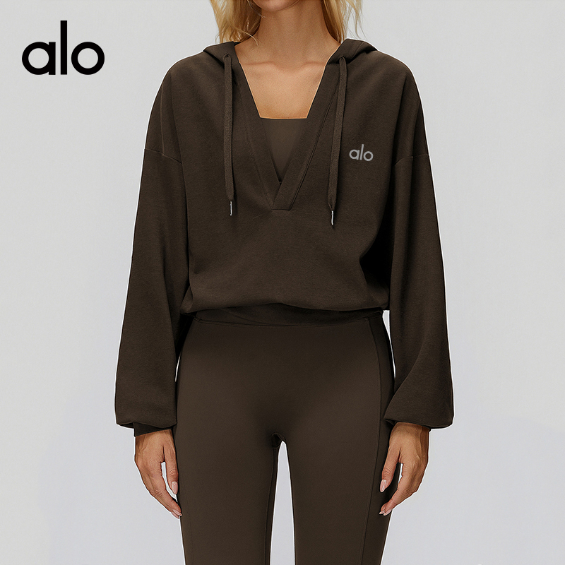ALO YOGA💰108💎支持一件代发
aloyoga 大V领宽松舒适外穿上衣户外跑步运动长袖外套
【品牌】ALO 
【款号】ECX9308
【面料】棉/涤纶/氨纶
【颜色】高级黑，中灰紫，黑咖啡，灰蓝色
【尺码】S，M，L，XL
 专柜同款品质，厂家直销，货源充足，售后保障