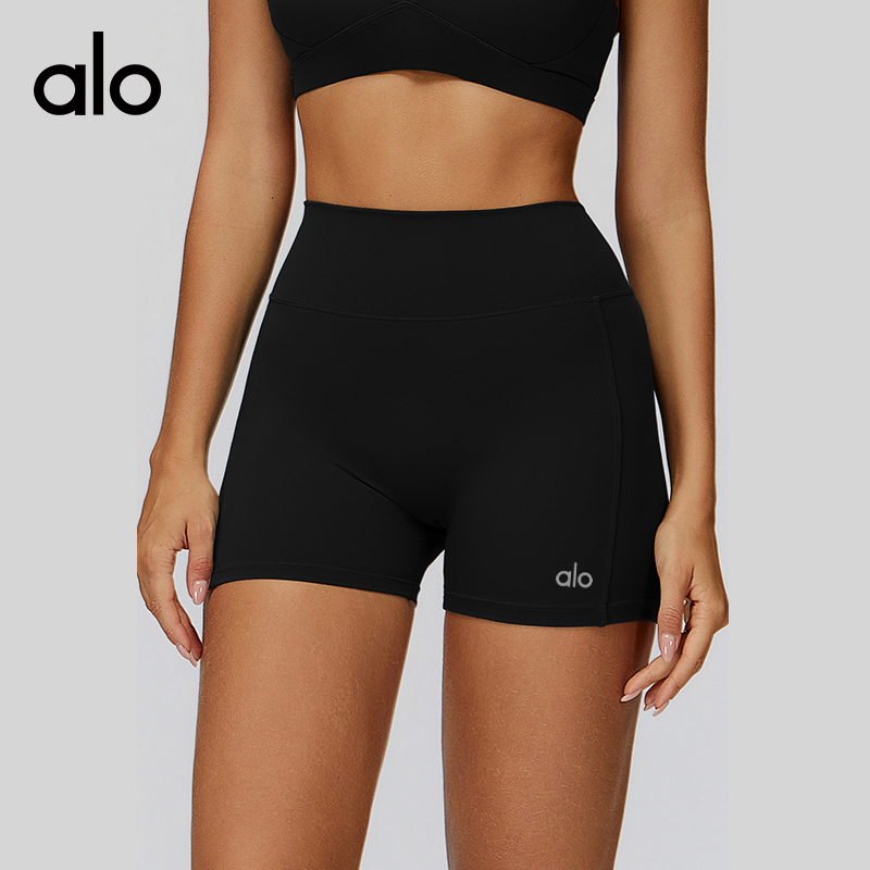 ALO YOGA💰73💎支持一件代发
aloyoga 裸感高腰缩褶显瘦紧身短裤户外运动健身瑜伽裤
【品牌】ALO 
【款号】EDK9308
【面料】锦纶/氨纶
【颜色】高级黑，中灰紫，黑咖啡，灰蓝色
【尺码】S，M，L，XL
 专柜同款品质，厂家直销，货源充足，售后保障