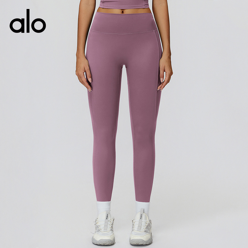 ALO YOGA💰83💎支持一件代发
aloyoga 裸感高腰缩褶紧身长裤户外跑步运动健身裤
【品牌】ALO 
【款号】ECK9308-1
【面料】锦纶/氨纶
【颜色】高级黑，中灰紫，黑咖啡，灰蓝色
【尺码】S，M，L，XL
 专柜同款品质，厂家直销，货源充足，售后保障